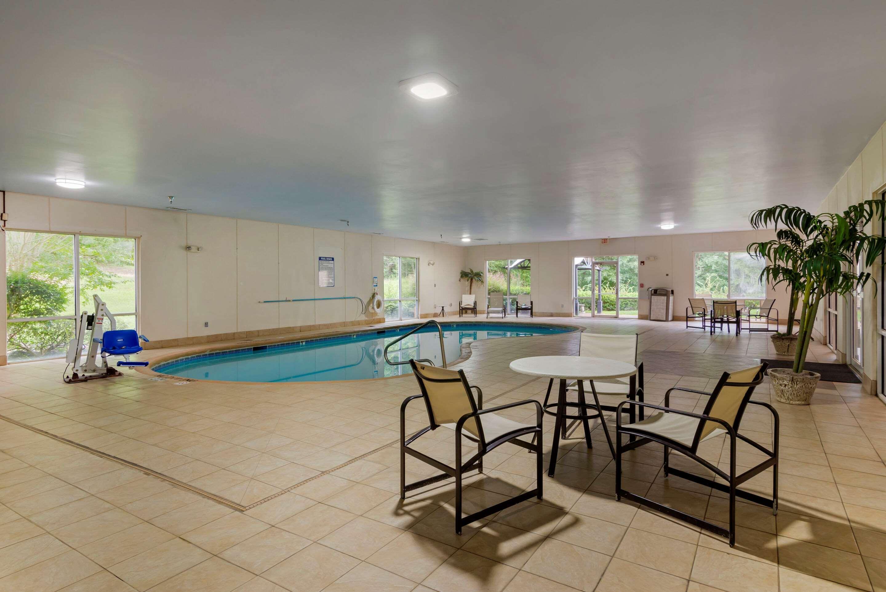 Comfort Suites מילדג'וויל מראה חיצוני תמונה